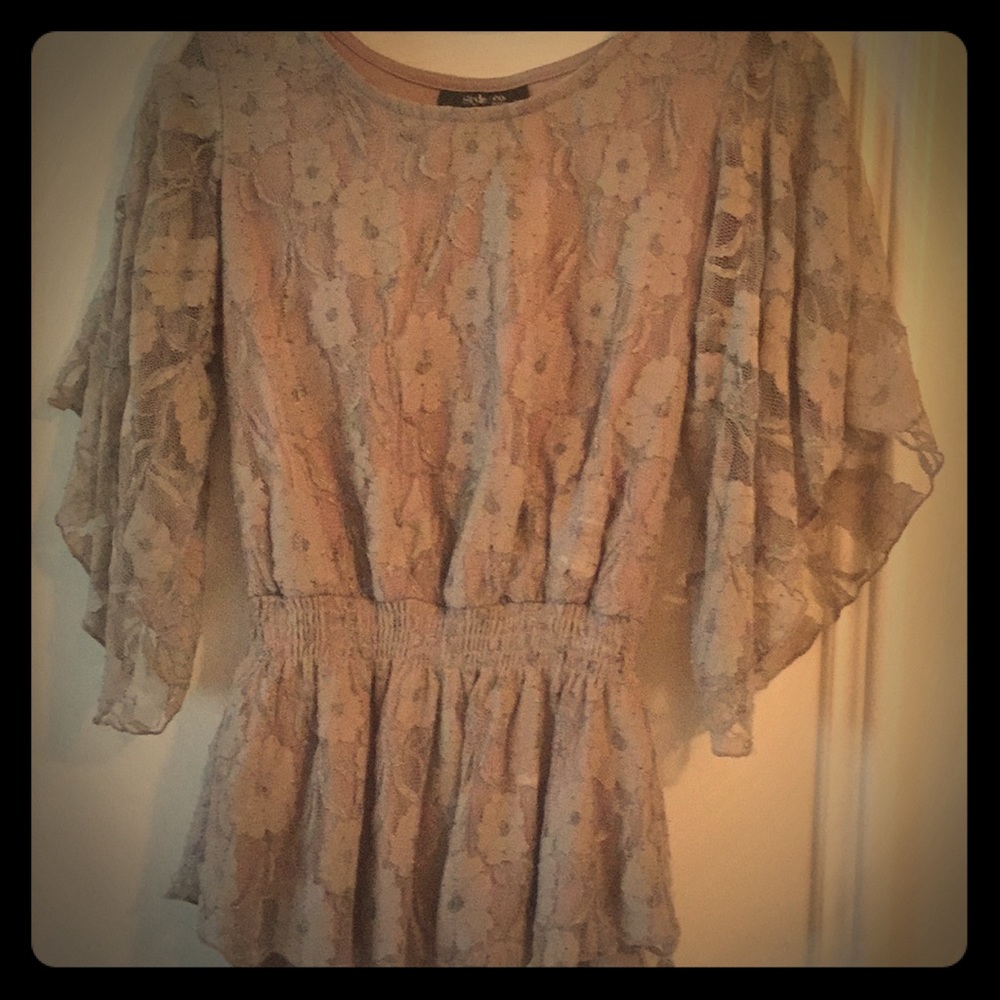Chinch-waist floral dress shirt